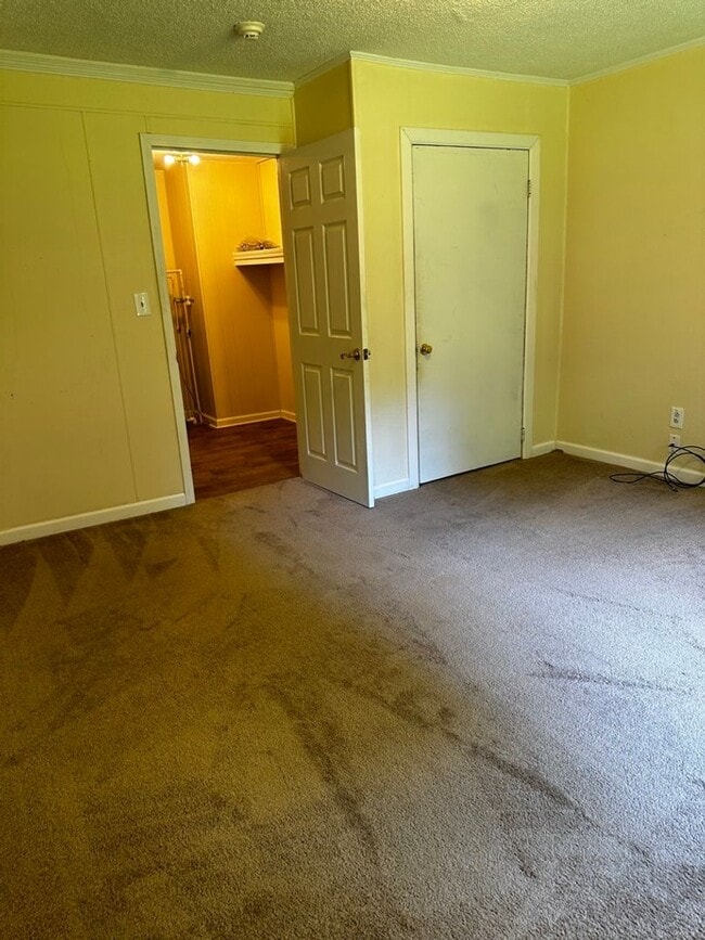 Building Photo - 4 Bedrooms, 2 Bathrooms - Home in Cartersville!