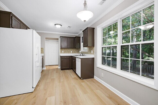 Building Photo - 520 Wyndham Dr