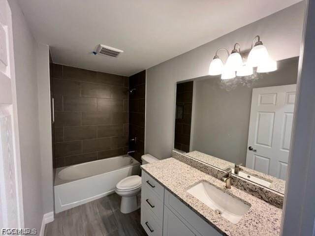 Building Photo - 842 Cervantes St E