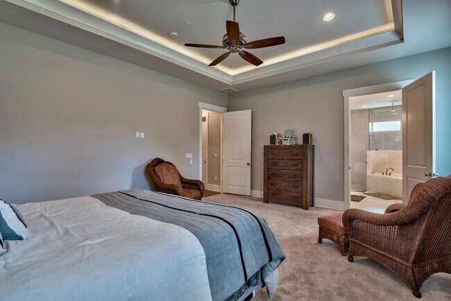 Building Photo - Spacious 4-Bedroom Home for Long-Term Leas...