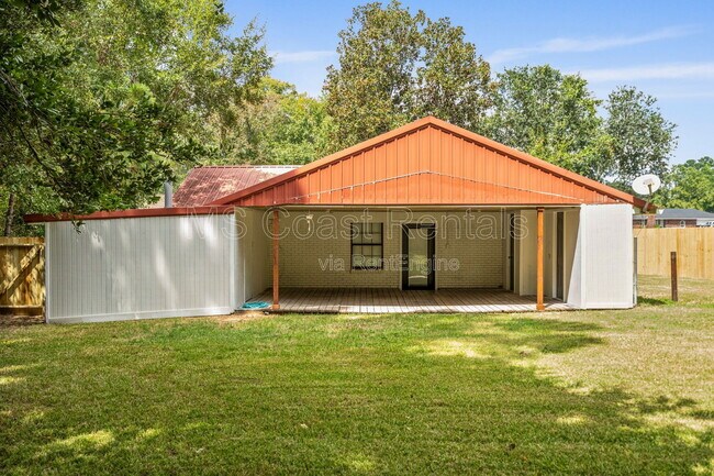 Building Photo - 583 Neal Dr