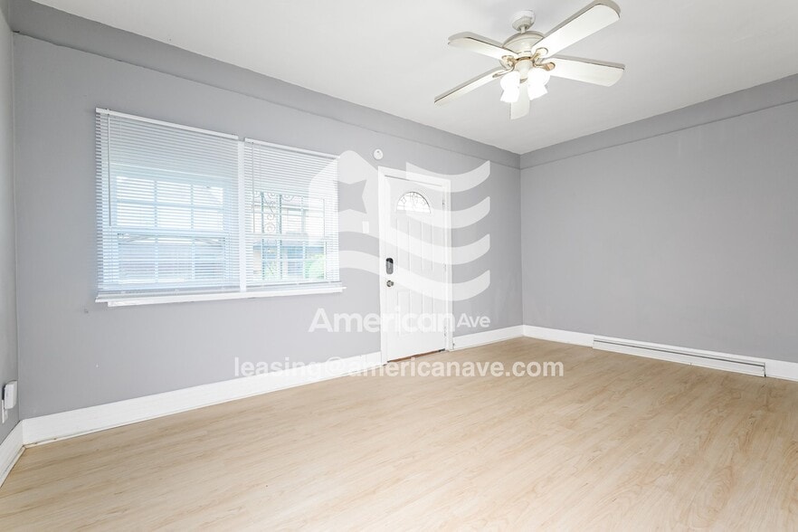 Building Photo - 1611 4th Ave