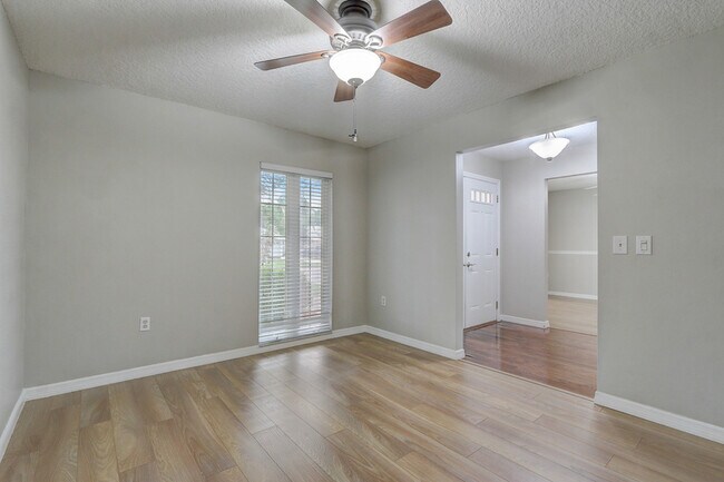 Building Photo - 5281 Jade Cir