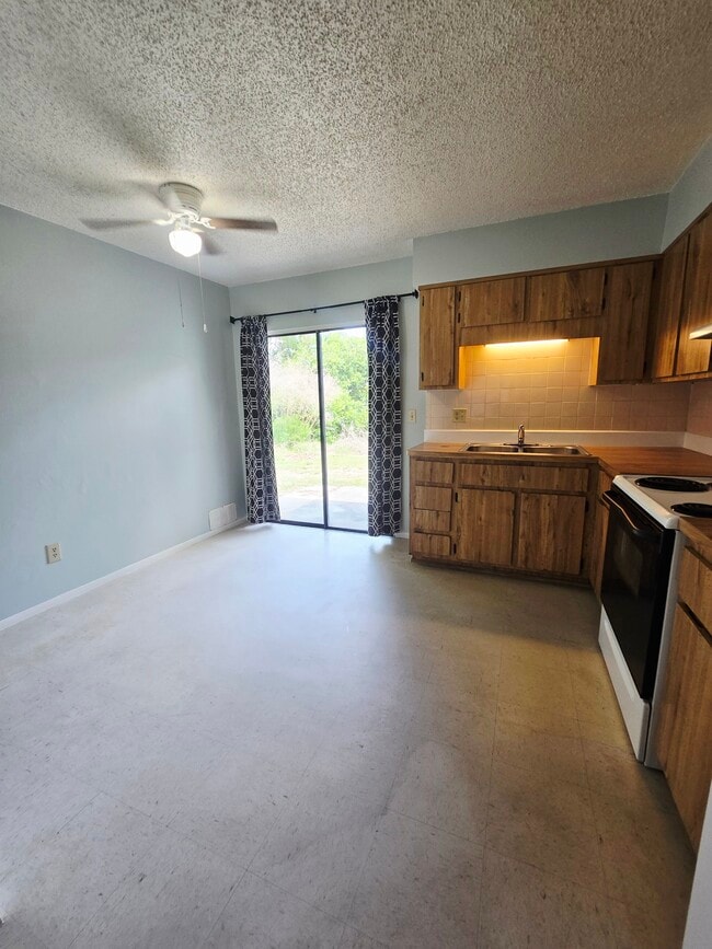 Building Photo - 7615 W Fern Pl