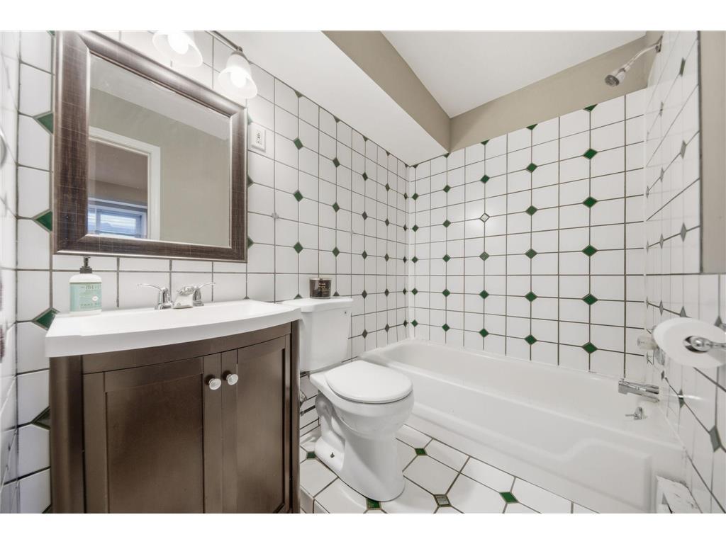 Building Photo - 2701 DuPont Ave S