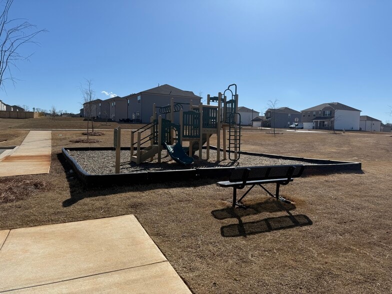 Building Photo - 1112 Holland Dr