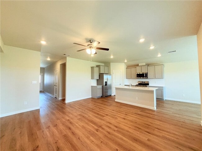 Building Photo - 1116 Zeus Dr