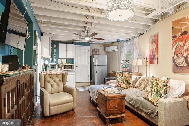 Building Photo - 1910 Parker Ave