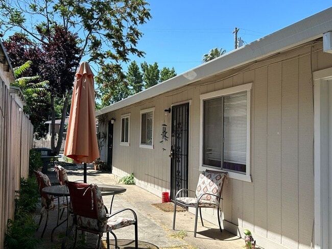 Building Photo - 772 Gardella Ave