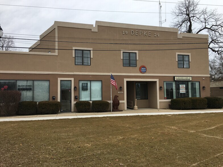 Primary Photo - 4606 Old Grand Ave