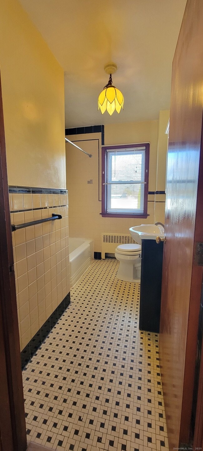 Building Photo - 690 Highland Ave