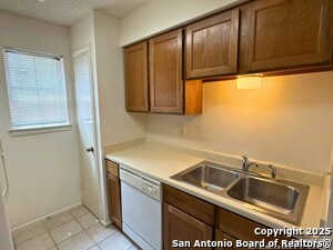 Building Photo - 13018 Heimer Rd