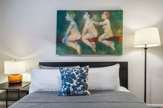 Building Photo - 3538 N Racine Ave