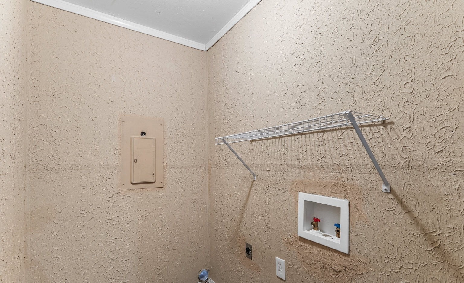 Building Photo - 216 Dirks Dr