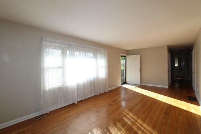 Building Photo - 501 Westerfield Way