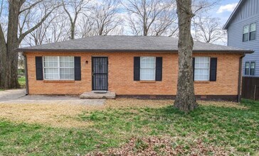 Building Photo - 3 Bedroom, 1 Bath House East Nashville!