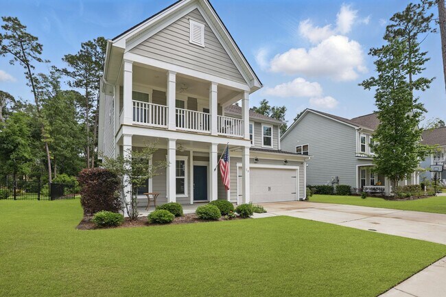 Building Photo - Spacious 5 Bedroom Home in Richmond Hill’s Waterways Community