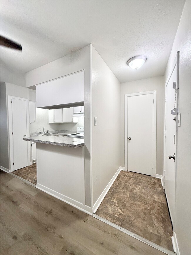 Building Photo - 201 S Kaysie St