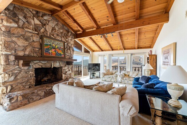 Building Photo - 1364 Weymouth Ln