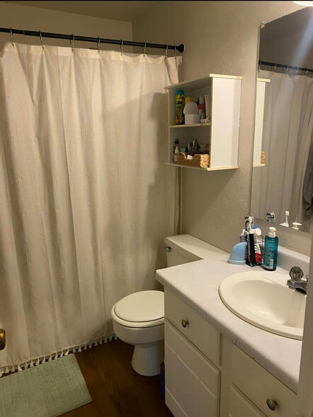 Second floor: full bathroom - 1777 Quail St