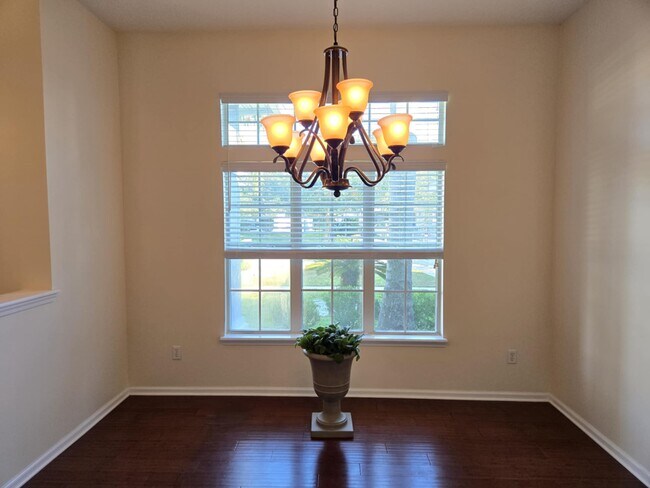 Building Photo - 637 Grand Parke Dr