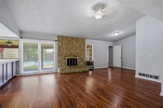 Building Photo - 1518 Camelia Dr