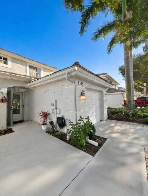 Building Photo - 8165 Pacific Beach Dr