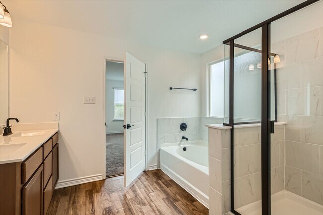 Building Photo - 4 bedrooms, loft, office, open floor plan ...