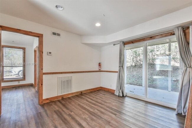 Building Photo - 1216 Bugscuffle Rd