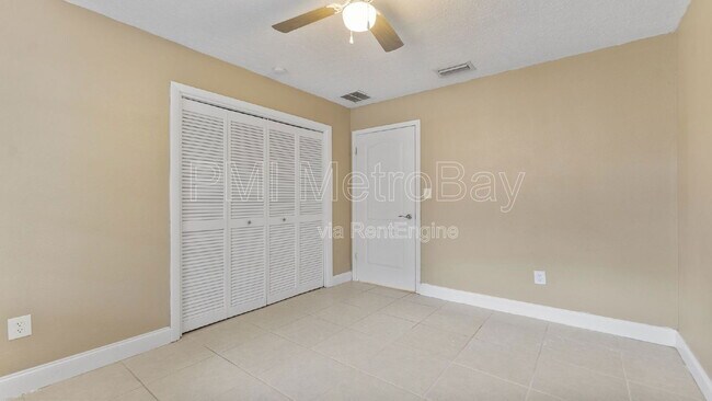 Building Photo - 309 W South Ave