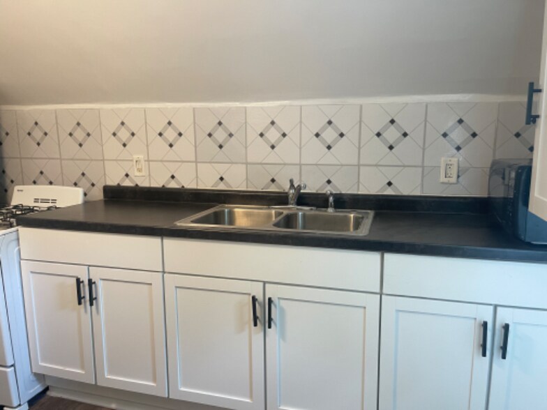 Building Photo - 1022 Huffman St