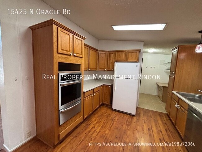 Building Photo - 15425 N Oracle Rd