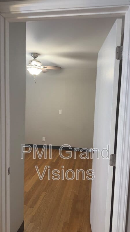 Building Photo - 1528 Division St
