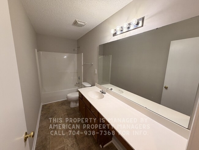 Building Photo - 5843 Dove Point Dr SW