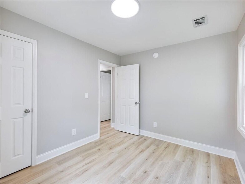 Building Photo - 2862 Argyle Dr NW