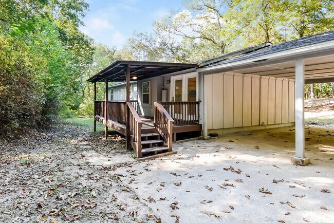 Building Photo - 6124 Tyler Loop Rd