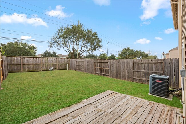 Building Photo - 17123 Wilthorne Gardens Ct