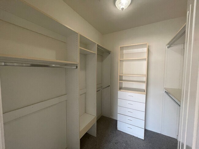 Building Photo - 2 Bedroom 2 Bath, Upper Unit Condo in the ...
