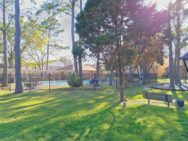 Building Photo - 800 Country Pl Dr