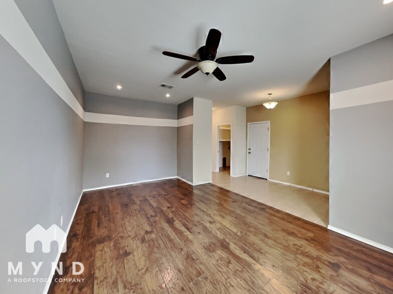 Building Photo - 300 Golden Butterfly Dr