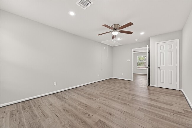 Building Photo - 7739 Antoine Dr