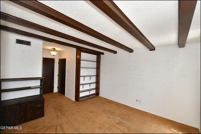 Building Photo - 6201 Escondido Dr