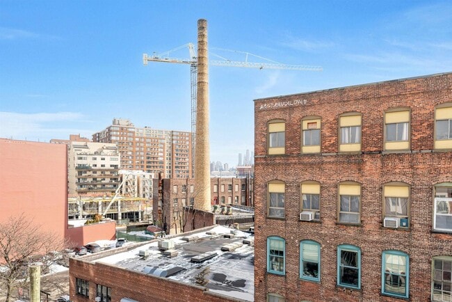 Building Photo - 82 Clinton St