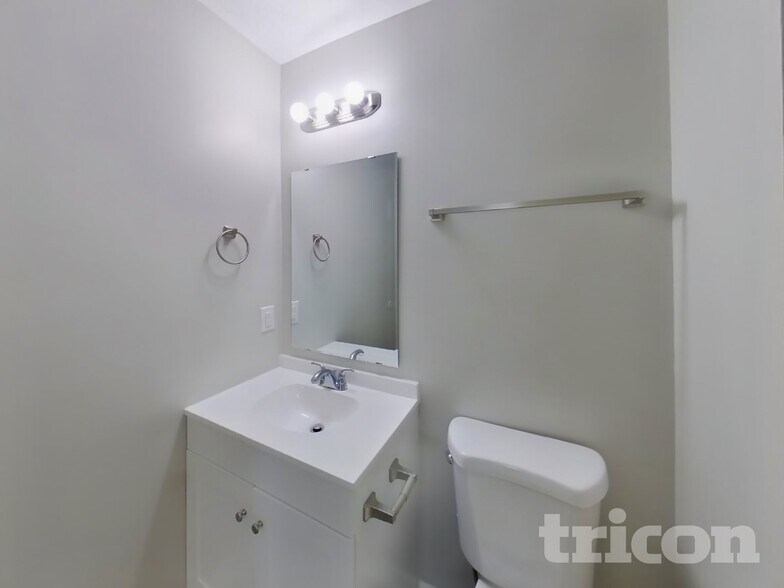 Building Photo - 10823 Green Meadow Pl