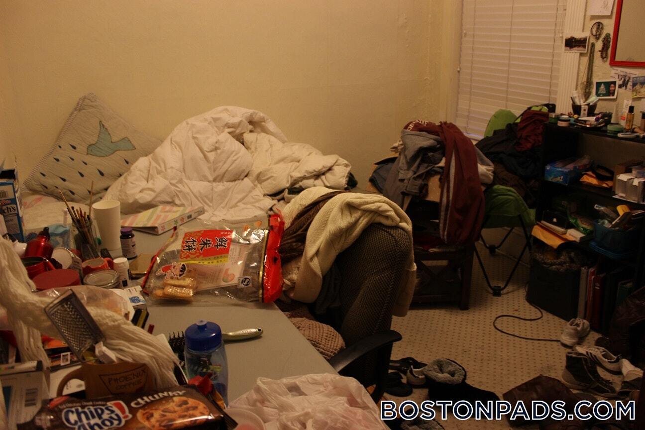 Building Photo - 463 Park Dr