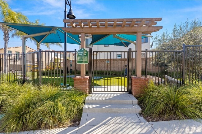 Building Photo - 895 Brookdale Dr