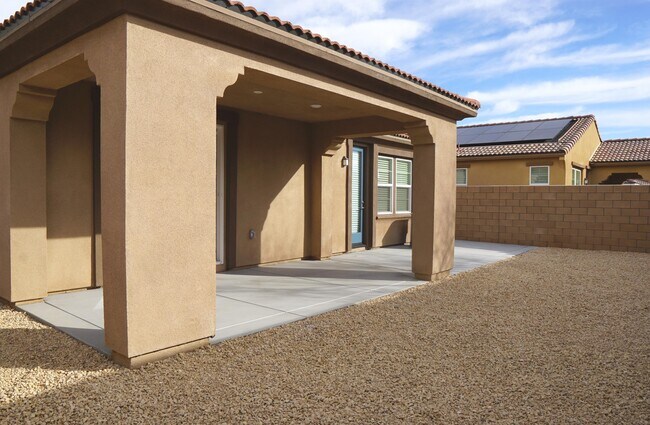 Building Photo - 73593 Travers St