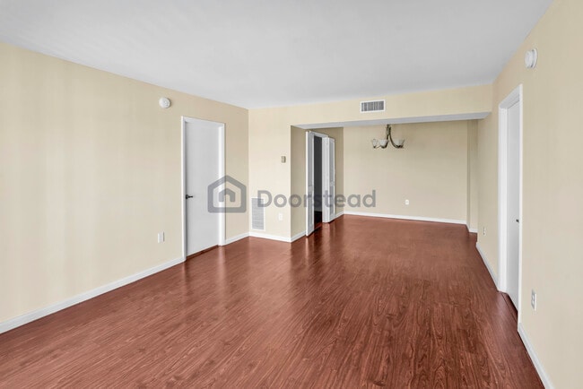 Building Photo - 4172 Inverrary Dr