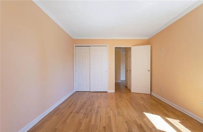 Building Photo - Upscale 1BR Designed for Comfort