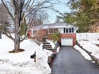 Building Photo - 15 Brookwood Dr